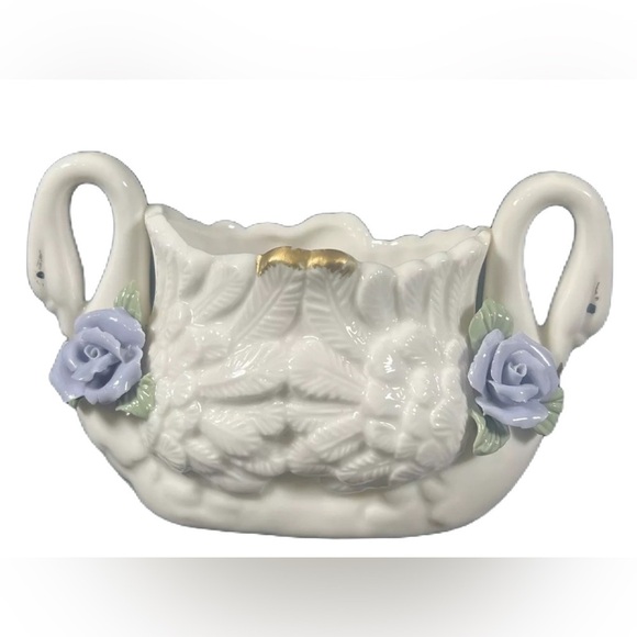 K’s Collection Double Swan Porcelain Trinket Dish Planter Lavender Roses - Picture 1 of 15